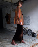 Get the ultimate 70s look with this vintage brown orange striped blazer! No buttons, just pure elegance. Perfect for any 70s enthusiast.
