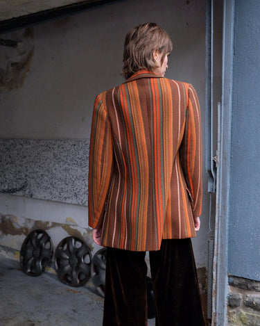 Get the ultimate 70s look with this vintage brown orange striped blazer! No buttons, just pure elegance. Perfect for any 70s enthusiast.