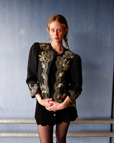 Vintage 80s spring blazer with golden stitches and shoulder pads (no closure) | S-M