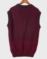 Lets talk vintage! This vintage 80s burgundy silipover is perfect for layering over a skirt! We love this combo! Who's next?
