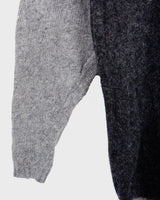 Get cozy in this vintage 90s grey lambswool angora turtleneck sweater (thin), with a fun geometric pattern. Made with a mix of lambswool and angora and a bit polyamid, this sweater will keep you warm. Its long fit offers versatility and the turtleneck adds a touch of elegance. Perfect for chilly days!