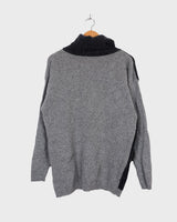 Get cozy in this vintage 90s grey lambswool angora turtleneck sweater (thin), with a fun geometric pattern. Made with a mix of lambswool and angora and a bit polyamid, this sweater will keep you warm. Its long fit offers versatility and the turtleneck adds a touch of elegance. Perfect for chilly days!