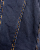 Timeless and effortlessly cool – this vintage dark blue denim jacket in size XXL is the ultimate unisex essential for oversized streetwear lovers. With its clean lines, strong silver buttons, and classic contrast stitching, it’s built for layering and everyday style. Whether you’re dressing it up or down, this jacket adds instant character to any outfit. Comfortable, durable, and easy to wear – your new go-to piece is right here.