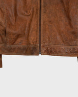 Say goodbye to the days of boring, new-and-shiny leather jackets! Get the good old vintages vibes with this used look 90s brown leather jacket that's already been through the ropes and just waiting to take you on a wild ride. Rock it with confidence! Please keep in mind that this vintage leather jacket has some flaws f.e last photos.