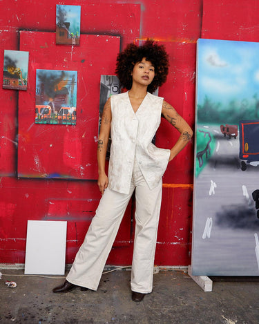 Ready for this 80s 90s vintage white diamond pattern leather vest? The light shimmer adds an an extra sparkle to any outfit.