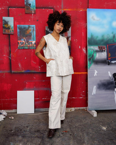 Ready for this 80s 90s vintage white diamond pattern leather vest? The light shimmer adds an an extra sparkle to any outfit.