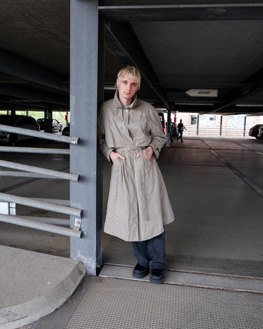 Vintage 80s grey belted trench coat with shoulder pads | L-XL