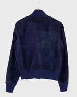 Wrap yourself up in this luxuriously soft, premium HANDCRAFTED Vintage 80s navy blue suede leather jacket (second to last photo shows the signature of the handcrafted work). Please keep in mind, that this jacket has some stains and flaws at the hem and sleeves, which I've already repaired.