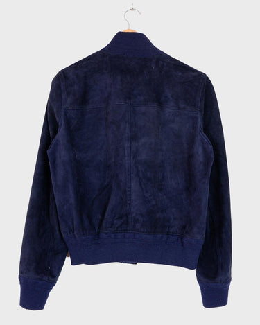 Wrap yourself up in this luxuriously soft, premium HANDCRAFTED Vintage 80s navy blue suede leather jacket (second to last photo shows the signature of the handcrafted work). Please keep in mind, that this jacket has some stains and flaws at the hem and sleeves, which I've already repaired.