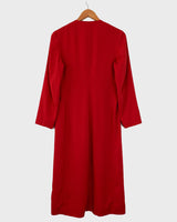 Score a two-for-one with this red 90s vintage gem! A lightweight spring coat that totally transitions to a slick dress when you put on f.e some cycling shorts. Take your transitional looks to the next level!