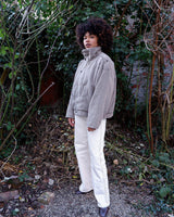 This vintage 80s grey wool jacket delivers effortless style with its bold, boxy fit and timeless design. Crafted from premium wool, it’s both warm and versatile for any occasion. A must-have for those who love classic fashion with a laid back vibe.