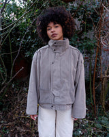 This vintage 80s grey wool jacket delivers effortless style with its bold, boxy fit and timeless design. Crafted from premium wool, it’s both warm and versatile for any occasion. A must-have for those who love classic fashion with a laid back vibe.
