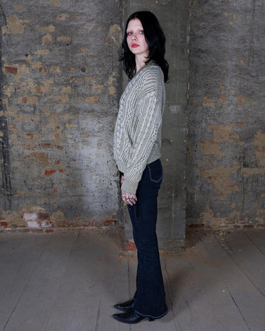 Cable knit sweaters never go out of style - especially when they're as shimmery as this vintage 80 thin sweater! Who doesn't love classic sweater, right?