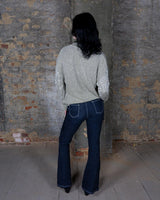 Cable knit sweaters never go out of style - especially when they're as shimmery as this vintage 80 thin sweater! Who doesn't love classic sweater, right?