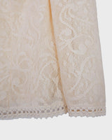 This Premium Hanro lace jacket is the perfect addition to your wardrobe for when you want something light, airy and a little extra dreamy! With a semi-transparent white / beige pattern, you're ready to go! So don't miss it!