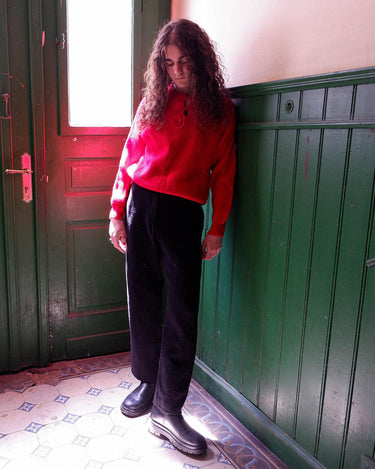 Ready to survive the cold winter days in this vintage 80s red thick wool sweater?