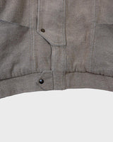 This vintage 80s grey wool jacket delivers effortless style with its bold, boxy fit and timeless design. Crafted from premium wool, it’s both warm and versatile for any occasion. A must-have for those who love classic fashion with a laid back vibe.