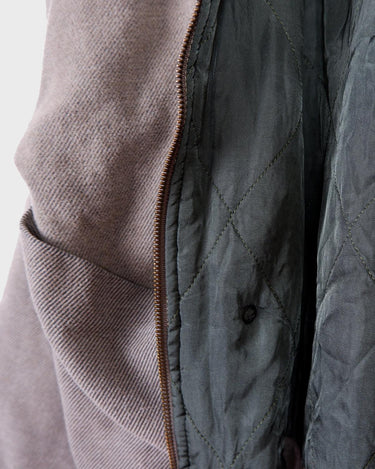 This vintage 80s grey wool jacket delivers effortless style with its bold, boxy fit and timeless design. Crafted from premium wool, it’s both warm and versatile for any occasion. A must-have for those who love classic fashion with a laid back vibe.