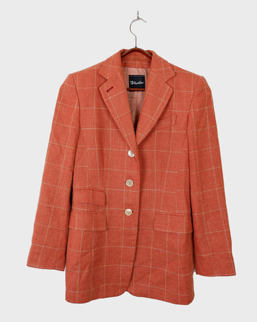 Add a touch of sass to your style with our Preloved salmon color tartan blazer (lightweight blazer - perfect for spring). Made from luxurious silk, virgin wool, and mohair, this blazer is not only stylish but also high-quality. Perfect for XS-S sizes. Upgrade your wardrobe now!