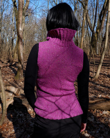 Introducing this handmade purple long turtlekneck slipover! The colorful melange design adds a playful twist to this cozy XS-S fit, perfect for layering.