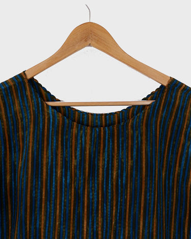 Vibe on all those 90s vibes with this one-of-a-kind vintage viscose top! Striped and with waving details, you can flaunt your style in this timeless piece. Just don't forget to bring the sunnies!