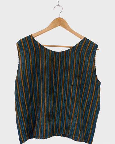Vibe on all those 90s vibes with this one-of-a-kind vintage viscose top! Striped and with waving details, you can flaunt your style in this timeless piece. Just don't forget to bring the sunnies!
