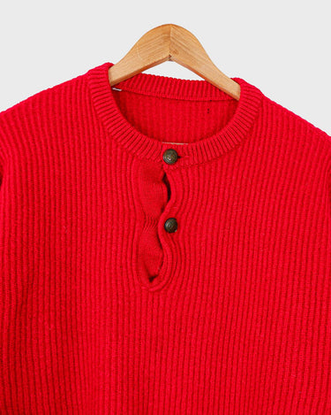 Ready to survive the cold winter days in this vintage 80s red thick wool sweater?