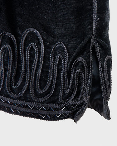 Dress to impress with this vintage 90s velvet blazer in XL! This one-of-a-kind piece features stunning pearl and floral applications, making it a true statement piece.