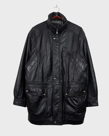 Add some edge to your wardrobe with this must-have preloved Westbury black leather coat. Perfect for cooler weather, this stylish piece will take any outfit to the next level!