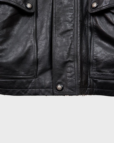 Add some edge to your wardrobe with this must-have preloved Westbury black leather coat. Perfect for cooler weather, this stylish piece will take any outfit to the next level!