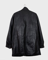 Add some edge to your wardrobe with this must-have preloved Westbury black leather coat. Perfect for cooler weather, this stylish piece will take any outfit to the next level!