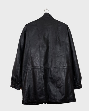 Add some edge to your wardrobe with this must-have preloved Westbury black leather coat. Perfect for cooler weather, this stylish piece will take any outfit to the next level!