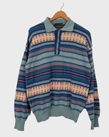 This cute Vintage 90s blue geometric pattern sweater (thin!) will have you feeling snazzy! You won't be able to deny the 80s / 90s's charm with its unique pink detailing - perfect for adding an extra splash of personality!