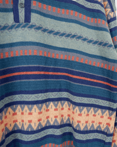 This cute Vintage 90s blue geometric pattern sweater (thin!) will have you feeling snazzy! You won't be able to deny the 80s / 90s's charm with its unique pink detailing - perfect for adding an extra splash of personality!
