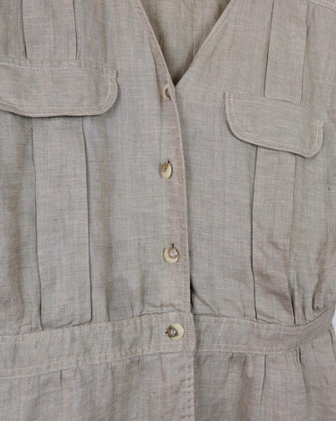 Don't miss out on this '80s classic! You'll be rockin' that timeless vintage look with this beige/brown linen blouse. A must-have wardrobe staple, crafted from linen for a comfy fit.
