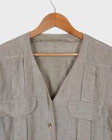 Don't miss out on this '80s classic! You'll be rockin' that timeless vintage look with this beige/brown linen blouse. A must-have wardrobe staple, crafted from linen for a comfy fit.