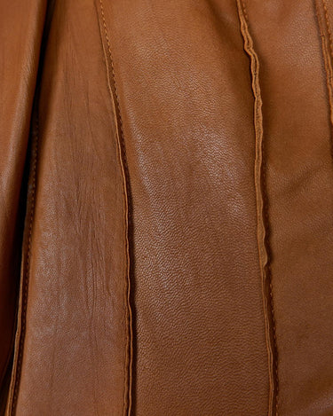 Looking for a spring statement piece? This premium brown lamb leather blazer (thin!) is the answer! With its buttery soft feel, boho stitching details and different leather textures it's a must-have!