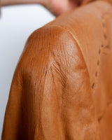 Looking for a spring statement piece? This premium brown lamb leather blazer (thin!) is the answer! With its buttery soft feel, boho stitching details and different leather textures it's a must-have!