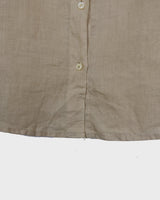 Soft, airy, and effortlessly cool – this vintage 80s linen blouse in a light beige / cream tone brings timeless style. The breathable (a bit see trough) fabric make it perfect for sunny days, casual layering or adding a vintage twist to your everyday look.