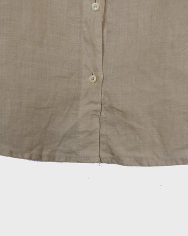 Soft, airy, and effortlessly cool – this vintage 80s linen blouse in a light beige / cream tone brings timeless style. The breathable (a bit see trough) fabric make it perfect for sunny days, casual layering or adding a vintage twist to your everyday look.