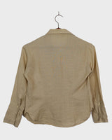 Soft, airy, and effortlessly cool – this vintage 80s linen blouse in a light beige / cream tone brings timeless style. The breathable (a bit see trough) fabric make it perfect for sunny days, casual layering or adding a vintage twist to your everyday look.