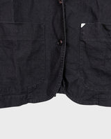 If you’re looking for a timeless piece, you can’t go wrong with this Vintage 90s linen x cotton black blazer. Crafted in Morocco, you’ll be making a statement of effortless elegance in no time!