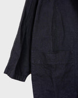 If you’re looking for a timeless piece, you can’t go wrong with this Vintage 90s linen x cotton black blazer. Crafted in Morocco, you’ll be making a statement of effortless elegance in no time!