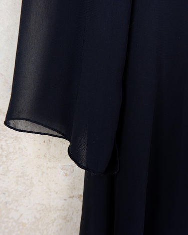 See-through but never low-key – this sheer lace-up jacket brings attitude with every detail. The transparent fabric meets lacing for a look that’s anything but basic. A y2k piece that speaks for itself.