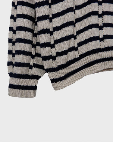 Ready to feel the Designer Giannefranco ferre? Slip into this Designer vintage sweater and let the stiched logo do the talking!