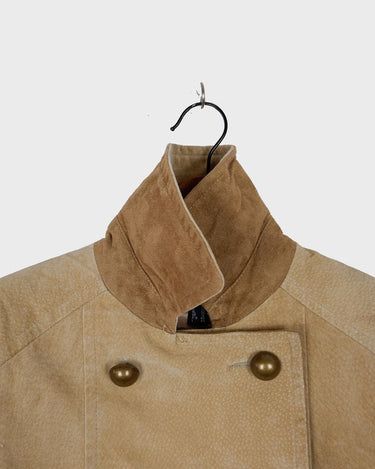 Introducing the y2k beige/cream brown Dino'z leather jacket! Complete with dark golden buttons and light shoulder pads, this jacket is just timeless! 