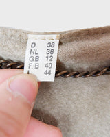 Snag this beige/grey leather jacket (thin) in size M. A timeless addition to any wardrobe!