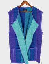 Revive the perfect 90s vibe with this must-have vest! From the deep blue color to the unforgettable frottee look, this Premium cotton vest is the ultimate throwback. Ready to rock M-L sizing, show off your style and get grooving!