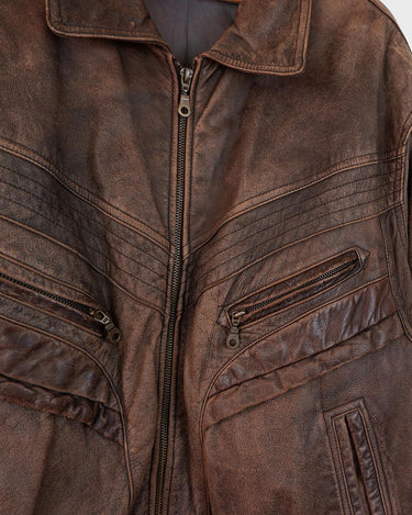 Revive the '80s look with this vintage brown used look leather jacket! It's been around the block, but there's still plenty of life in it enough to make a statement that'll stand the test of time. Please keep in mind, that the inner lining of the leather jacket is full of discoloration and cracks that have been sewn up (condition 4/10 for the inner lining). Please have a look at the last 3 photos for the inner lining.