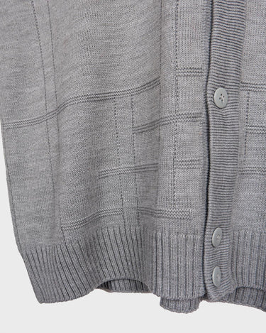 You can't go wrong with a little vintage flavor! This vintage 90s grey woolmix sweater is a true classic from the 90s, which makes it easy to combine with modern stuff. Grandpa's closet never looked so good, right?